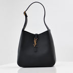 LE 5 À 7 HANDTASCHE 22 AUS SCHWARZEM KALBSLEDER