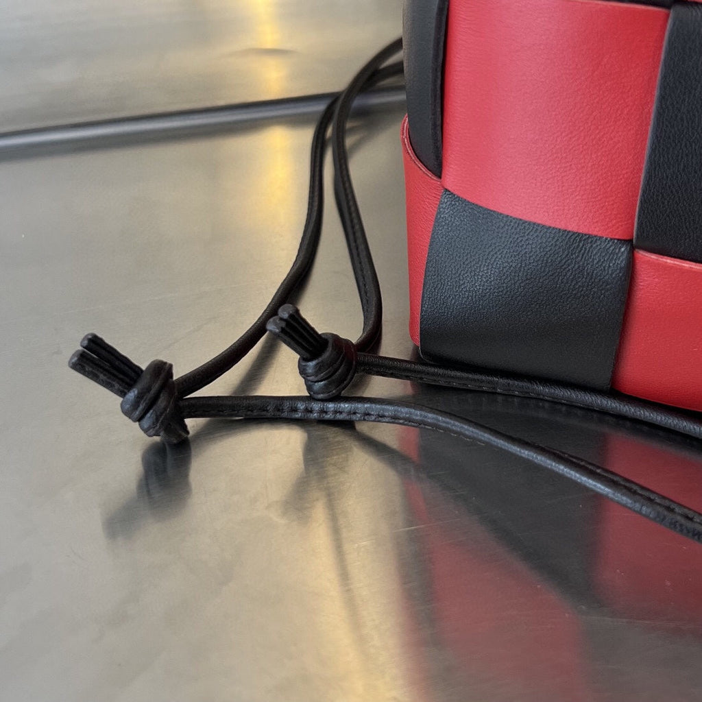 KLEINER KASSETTEN-EIMTER 18 ZOLL ROT-MIX SCHWARZES KALBSLEDER