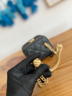 CC MINI 10 Schminktisch in schwarzem Kalbsleder mit goldenen Beschlägen