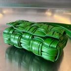 MINI-KASSETTE 19 IN SHAMROCK GREEN WEICHES LAMMLEDER