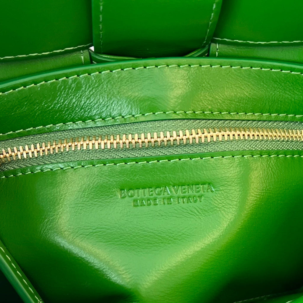 MINI-KASSETTE 19 IN SHAMROCK GREEN WEICHES LAMMLEDER