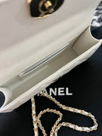 CC KELLY 18 BAG IN WHITE CALFSKIN WITH STRAP