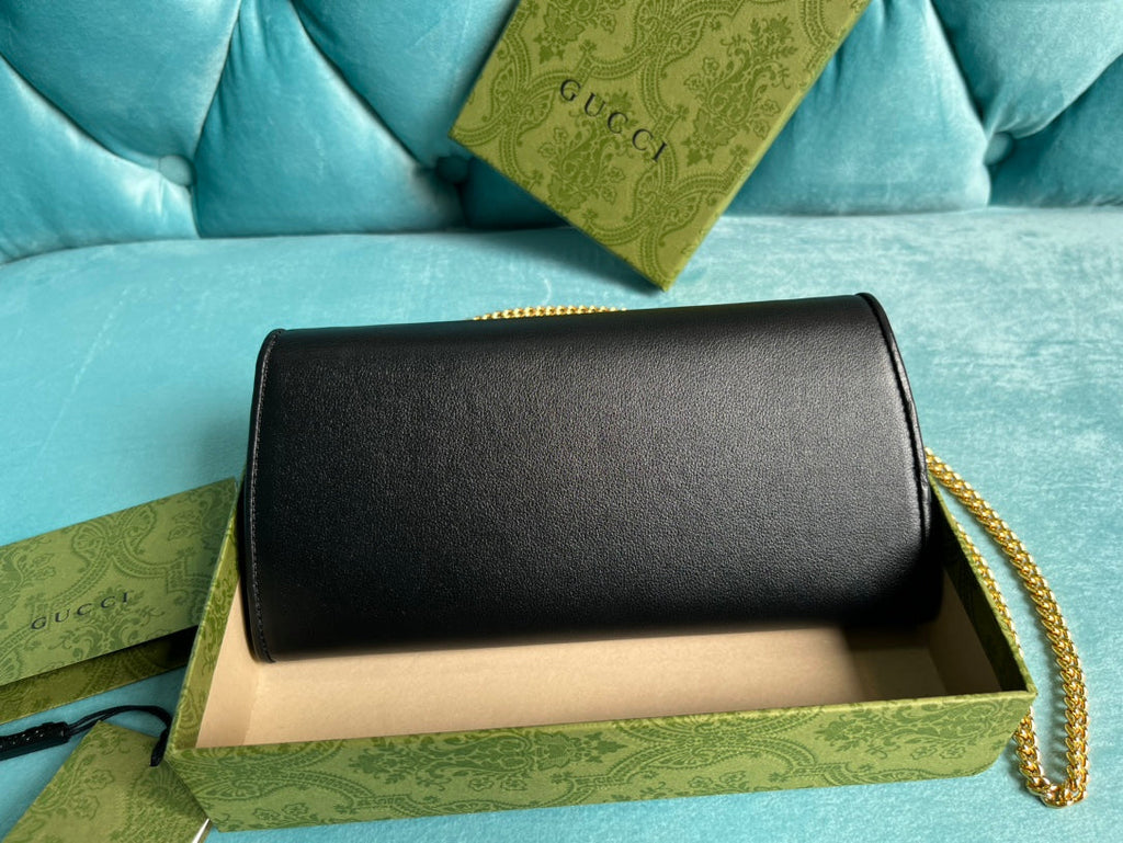 BLONDIE SCHULTERTASCHE 21 IN SCHWARZEM KALBSLEDER GOLDENE BESCHLÄGE