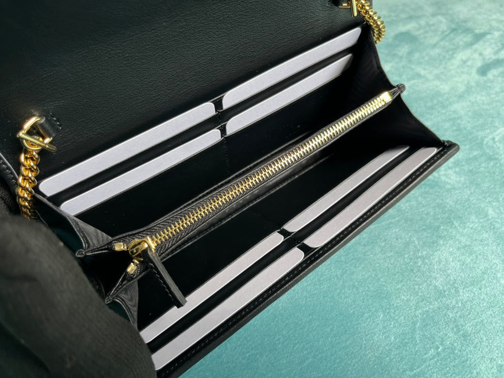 BLONDIE SCHULTERTASCHE 21 IN SCHWARZEM KALBSLEDER GOLDENE BESCHLÄGE