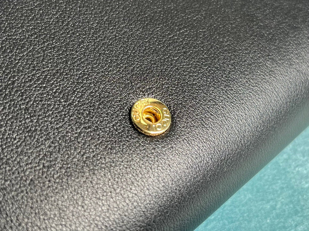 BLONDIE SCHULTERTASCHE 21 IN SCHWARZEM KALBSLEDER GOLDENE BESCHLÄGE