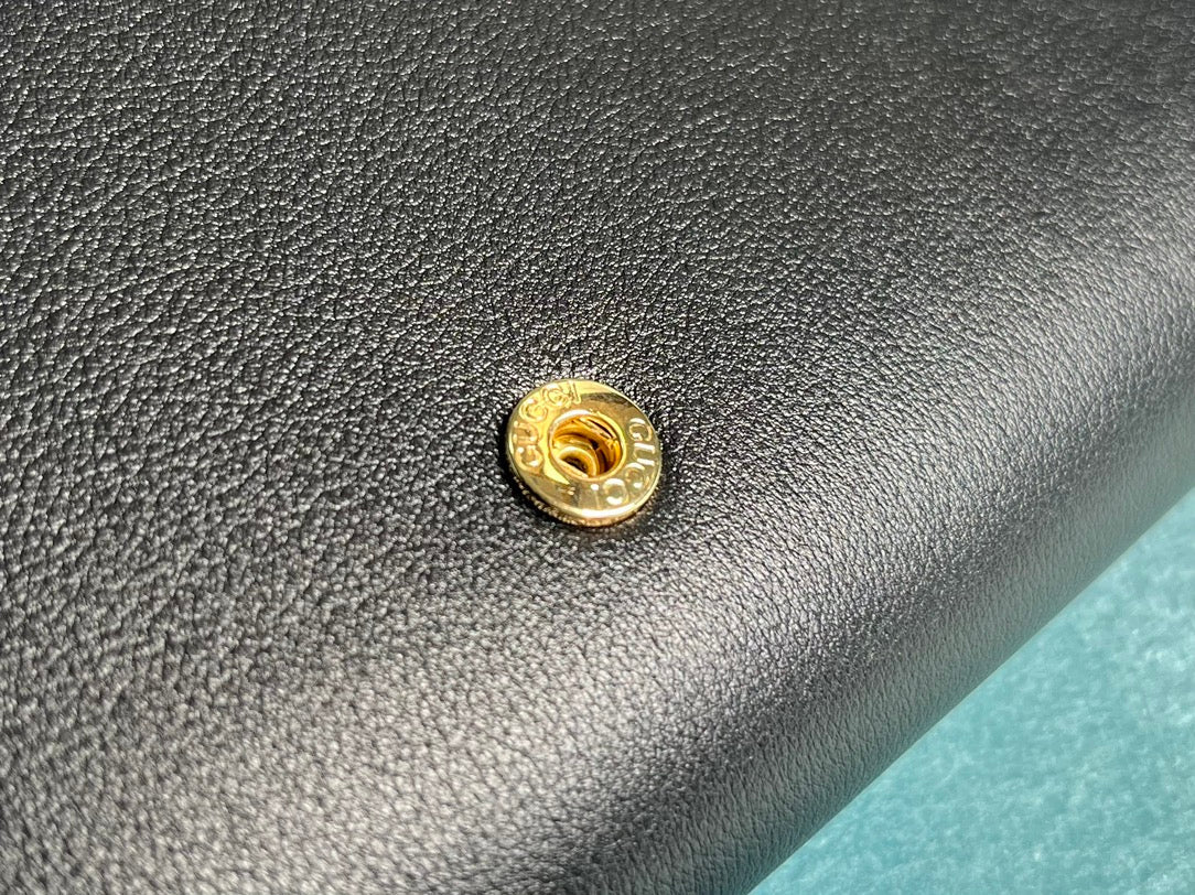 BLONDIE SCHULTERTASCHE 21 IN SCHWARZEM KALBSLEDER GOLDENE BESCHLÄGE