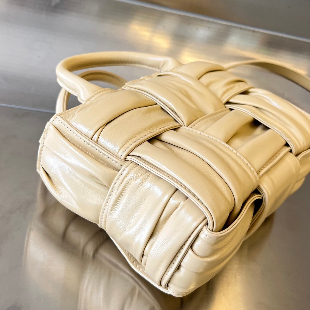 CANDY ARCO TOTE 20 IN BEIGE WEICHES LAMMLEDER