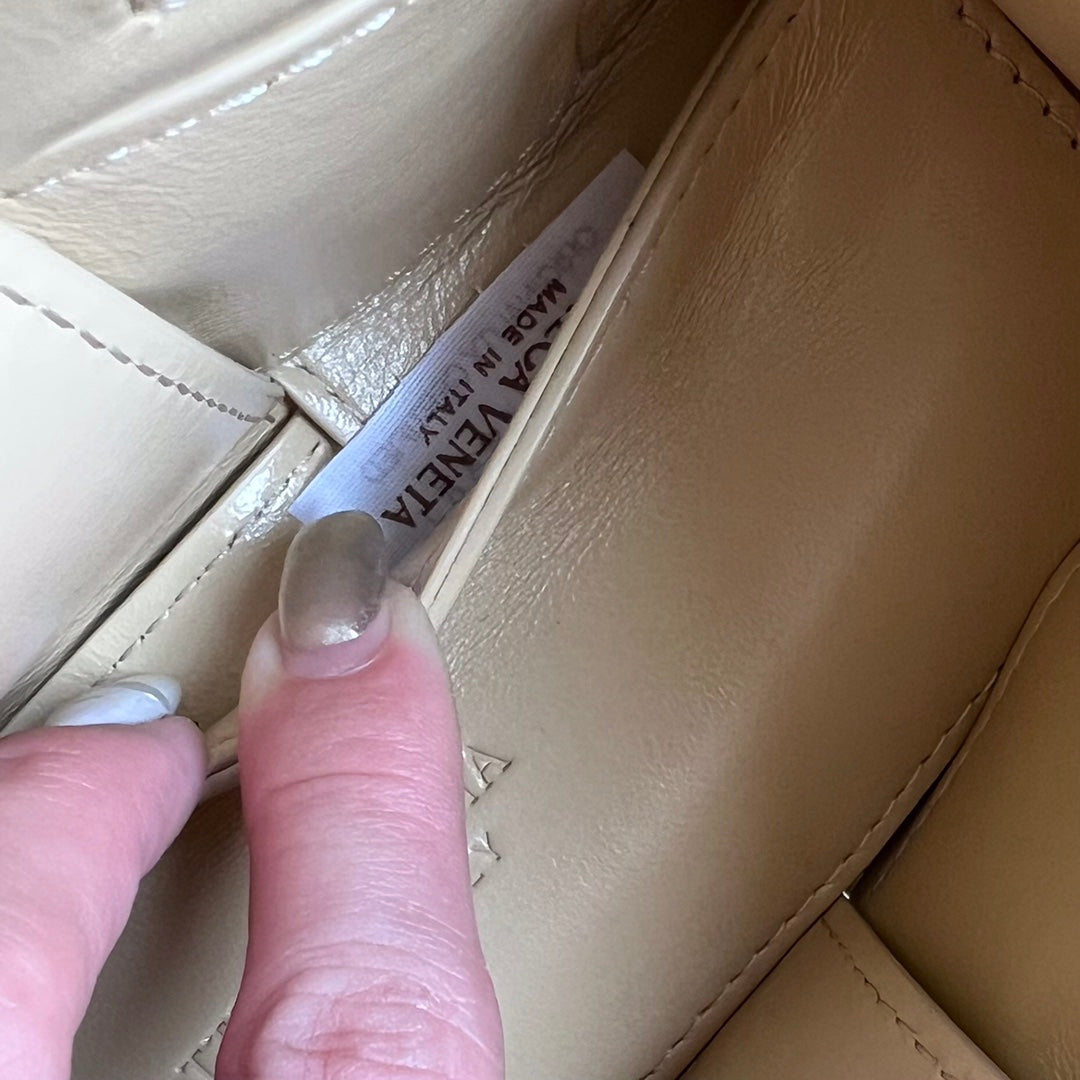 CANDY ARCO TOTE 20 IN BEIGE WEICHES LAMMLEDER