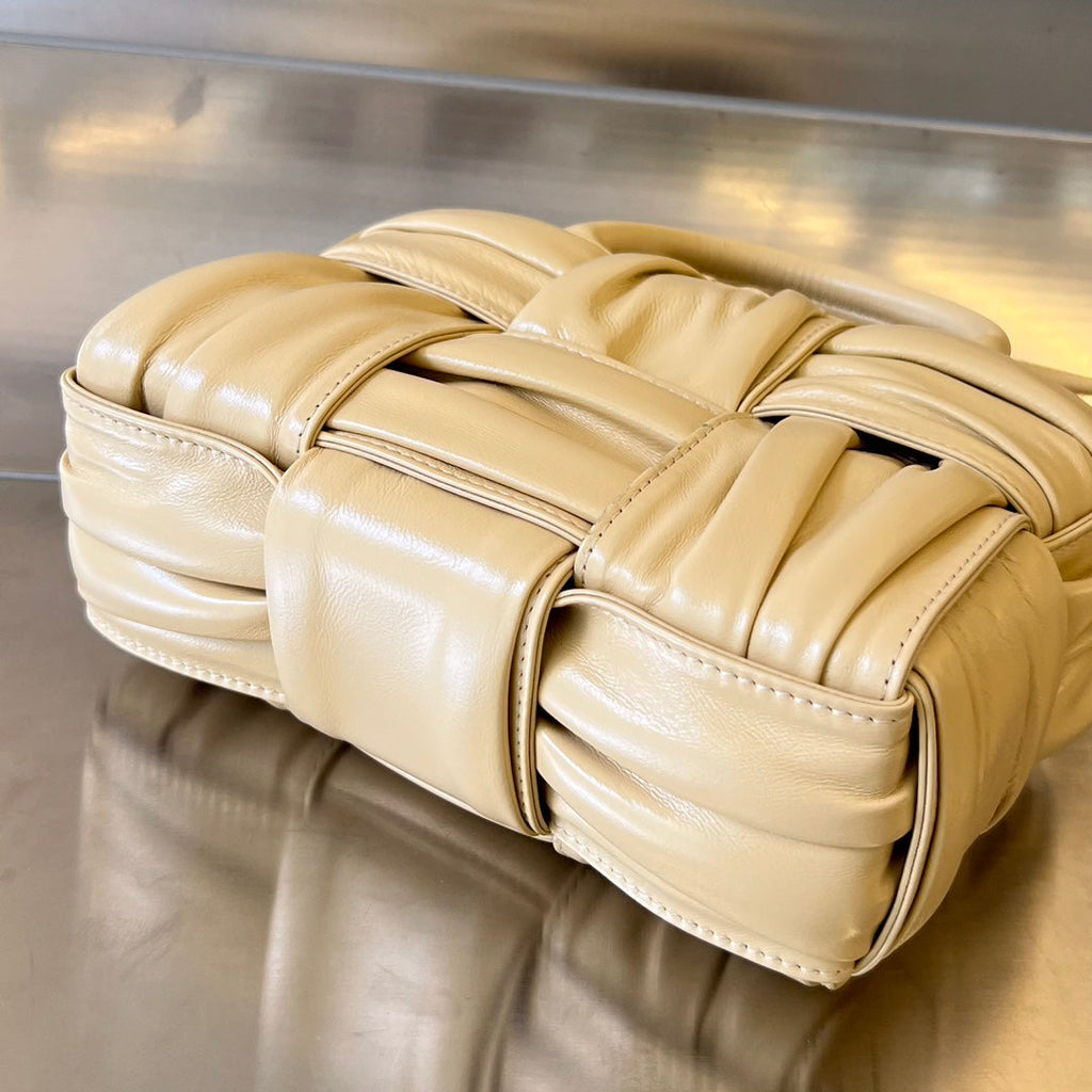 CANDY ARCO TOTE 20 IN BEIGE WEICHES LAMMLEDER