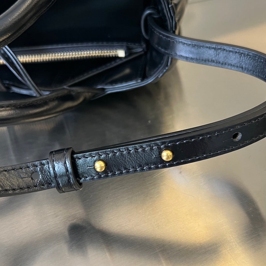 CANDY ARCO TOTE 20 IN SCHWARZES WEICHES LAMMLEDER