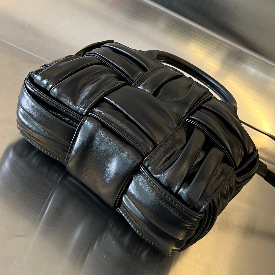 CANDY ARCO TOTE 20 IN SCHWARZES WEICHES LAMMLEDER