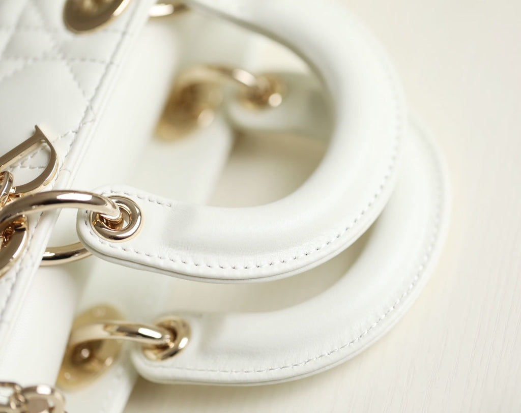 LADY D-JOY MICRO 16 IN WEISSES LAMMFELL