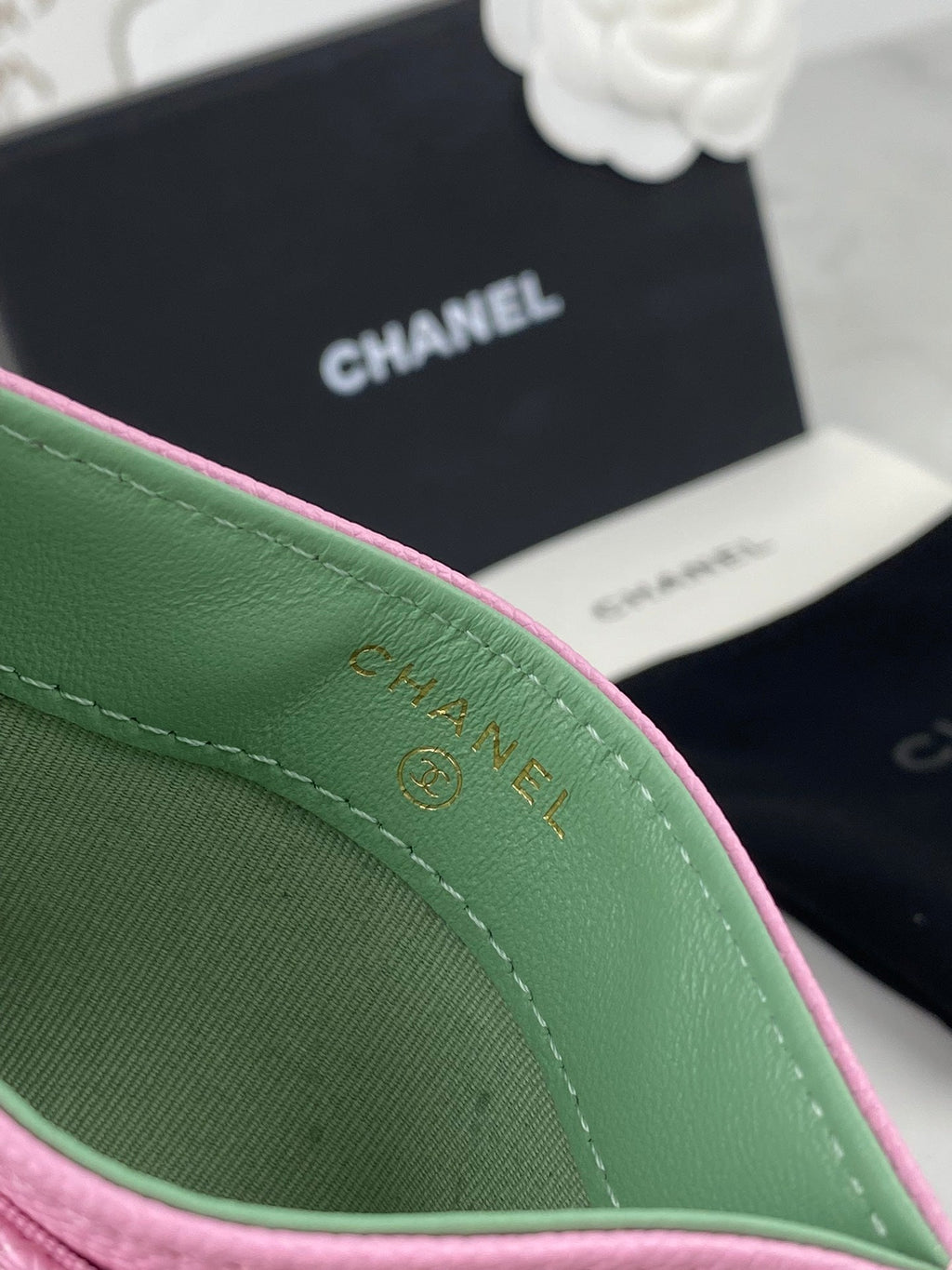 Kreditkartenetui, 19,5 cm, rosa genarbtes Kalbsleder, Gold Icon