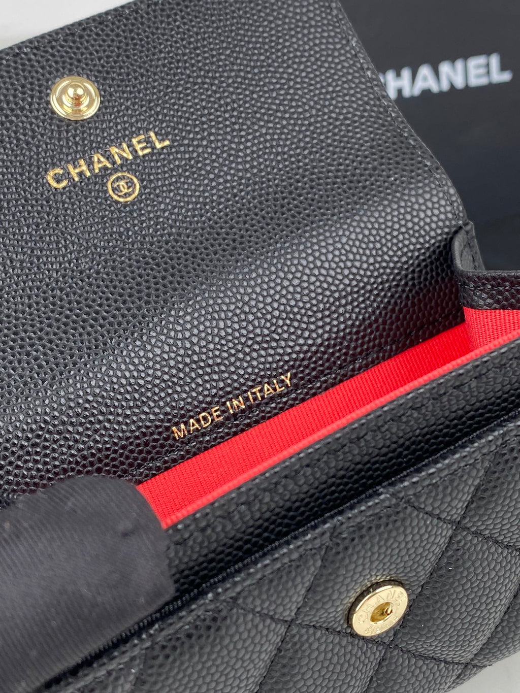 CC-Klappkartenetui 11 Schwarzes genarbtes Kalbsleder Gold Icon