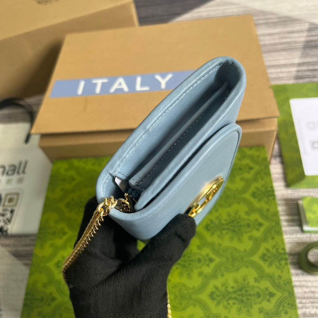 BLONDIE SCHULTERTASCHE 21 IN HIMMELBLAUEM KALBSLEDER GOLDENE BESCHLÄGE