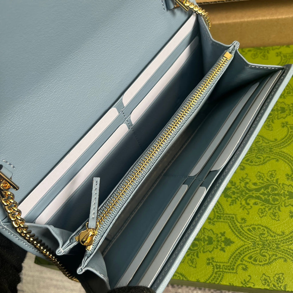 BLONDIE SCHULTERTASCHE 21 IN HIMMELBLAUEM KALBSLEDER GOLDENE BESCHLÄGE