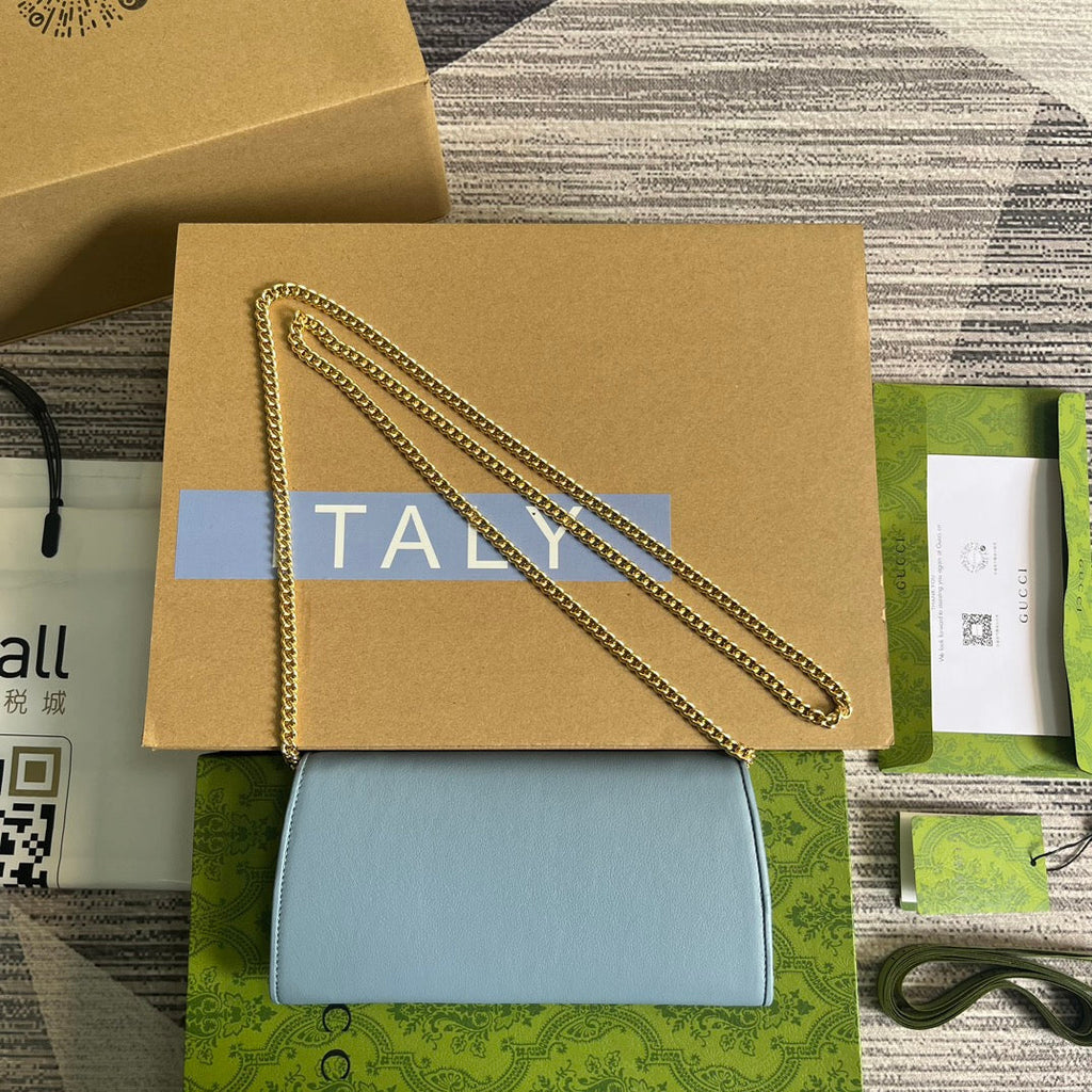 BLONDIE SCHULTERTASCHE 21 IN HIMMELBLAUEM KALBSLEDER GOLDENE BESCHLÄGE