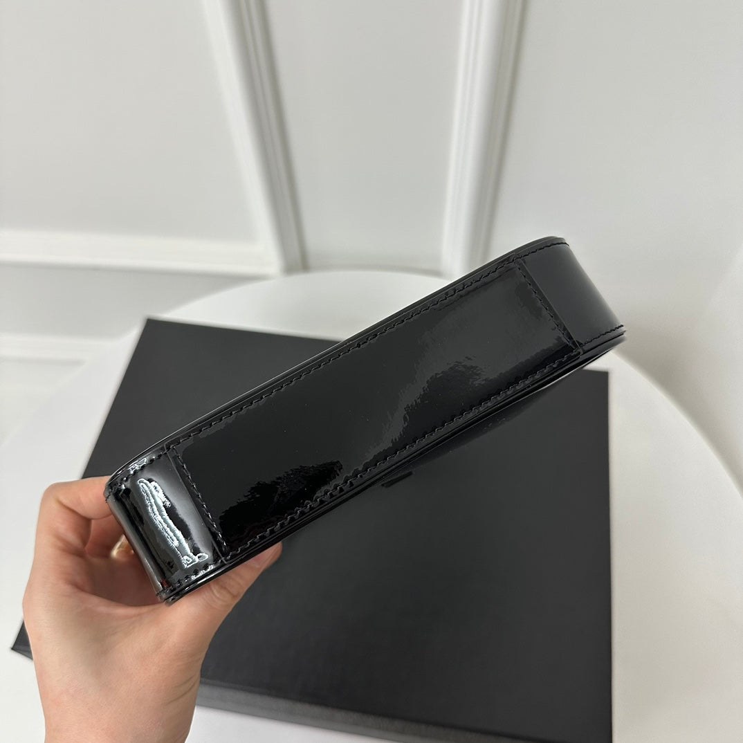 MINI 19 SCHWARZES GLÄNZENDES KALBSLEDER HOBO