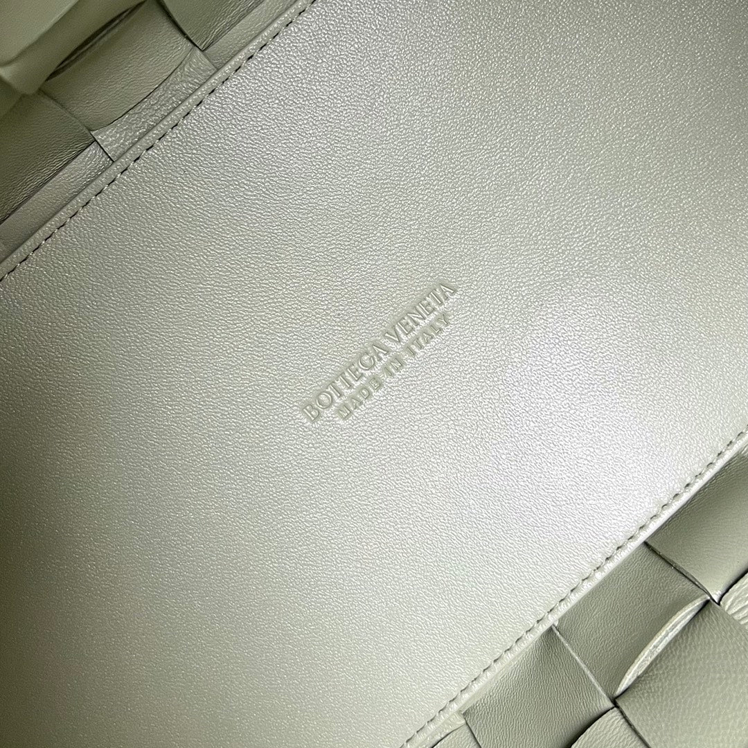 MITTELGROSSE 28-KASSETTEN-KASSETTE, GRAUES LAMMLEDER