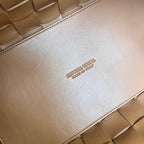 MITTEL 28 KASSETTEN ERDNUSSBRAUN LAMMHAUT