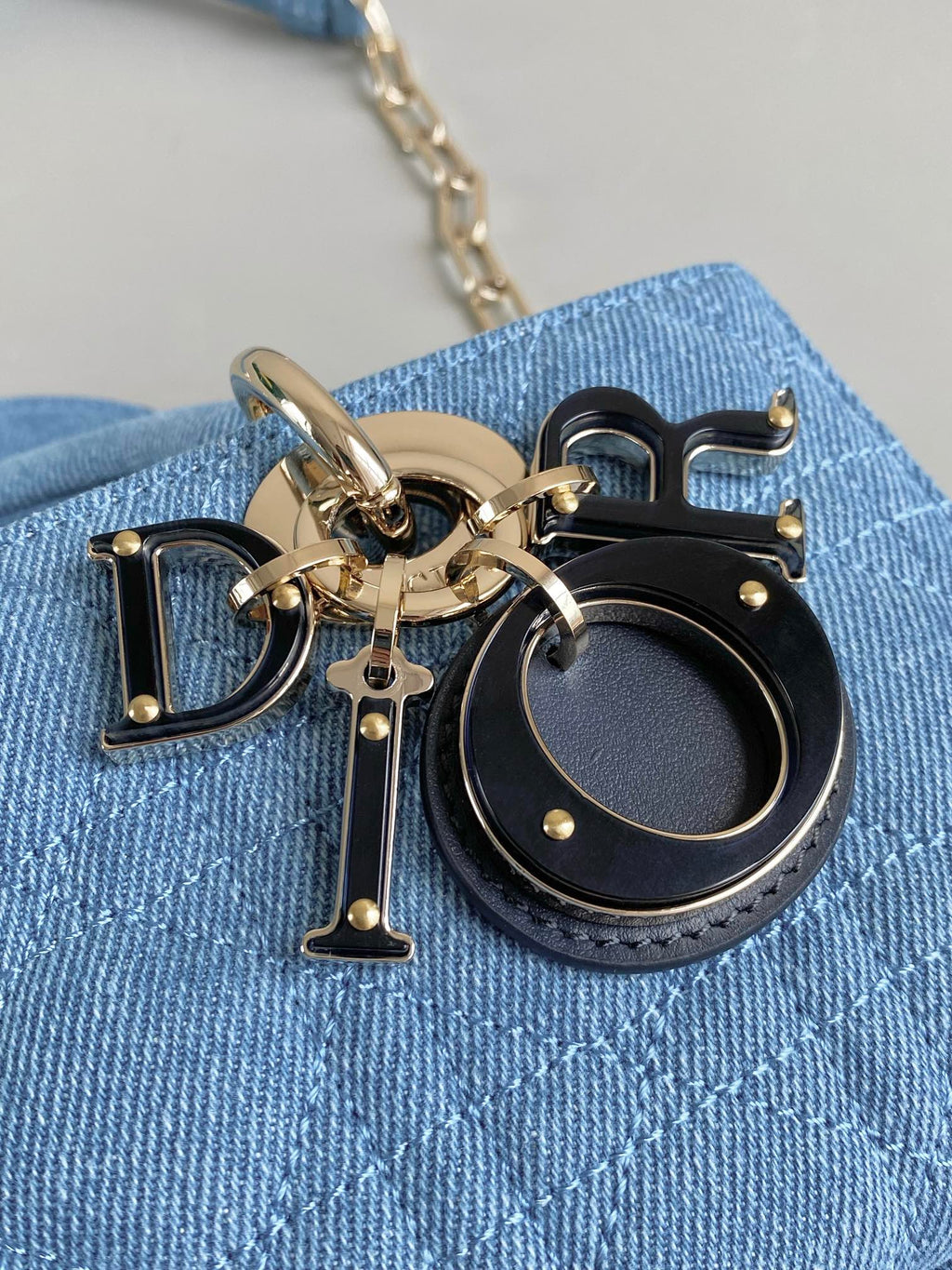 D-JOY TASCHE 22 IN HELLBLAUEM MACROCANNAGE-DENIM