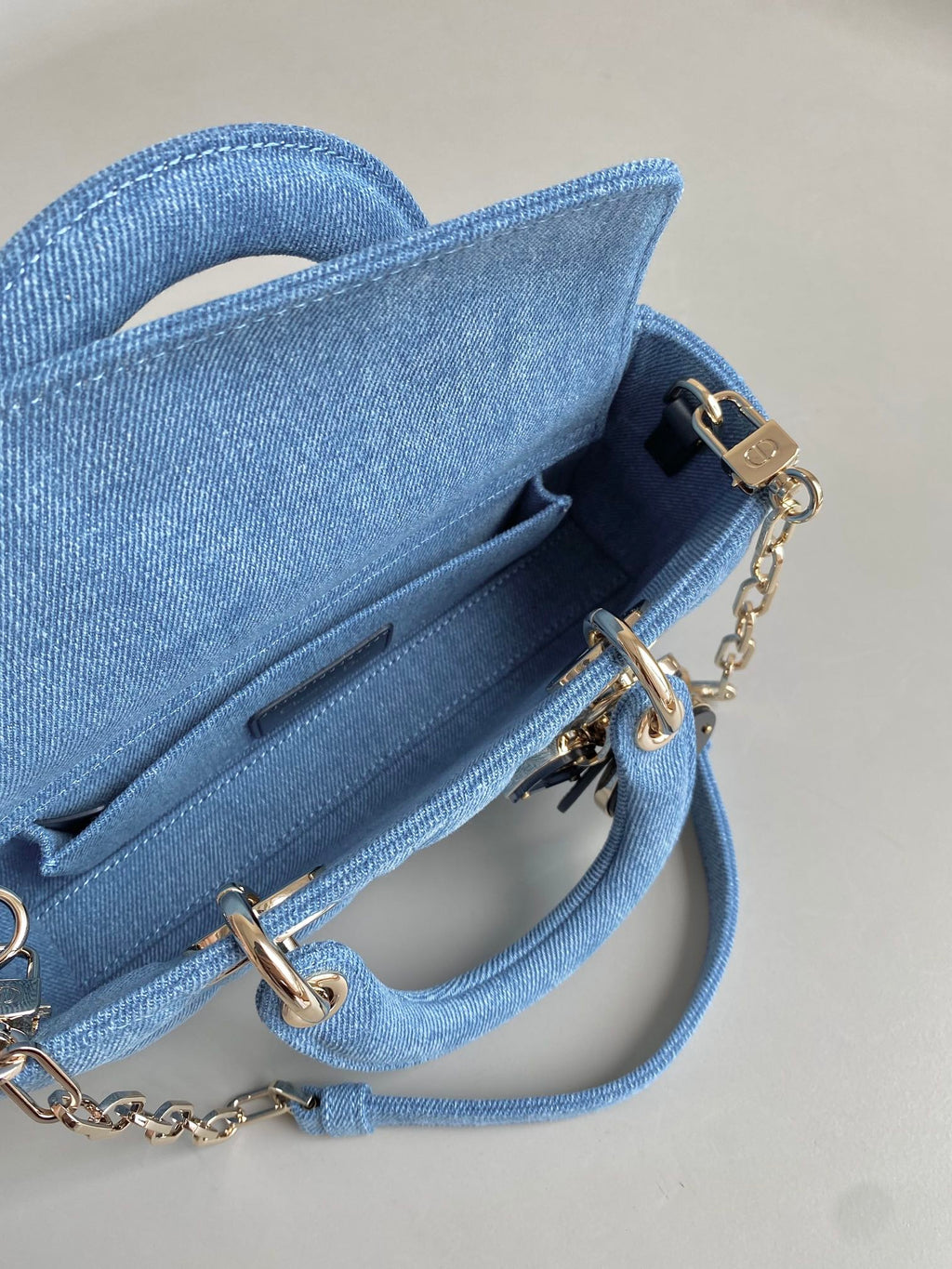 D-JOY TASCHE 22 IN HELLBLAUEM MACROCANNAGE-DENIM
