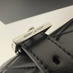 Schwarze, gesteppte Lammleder-Boxtasche mit silbernem Logo, 19. Juni