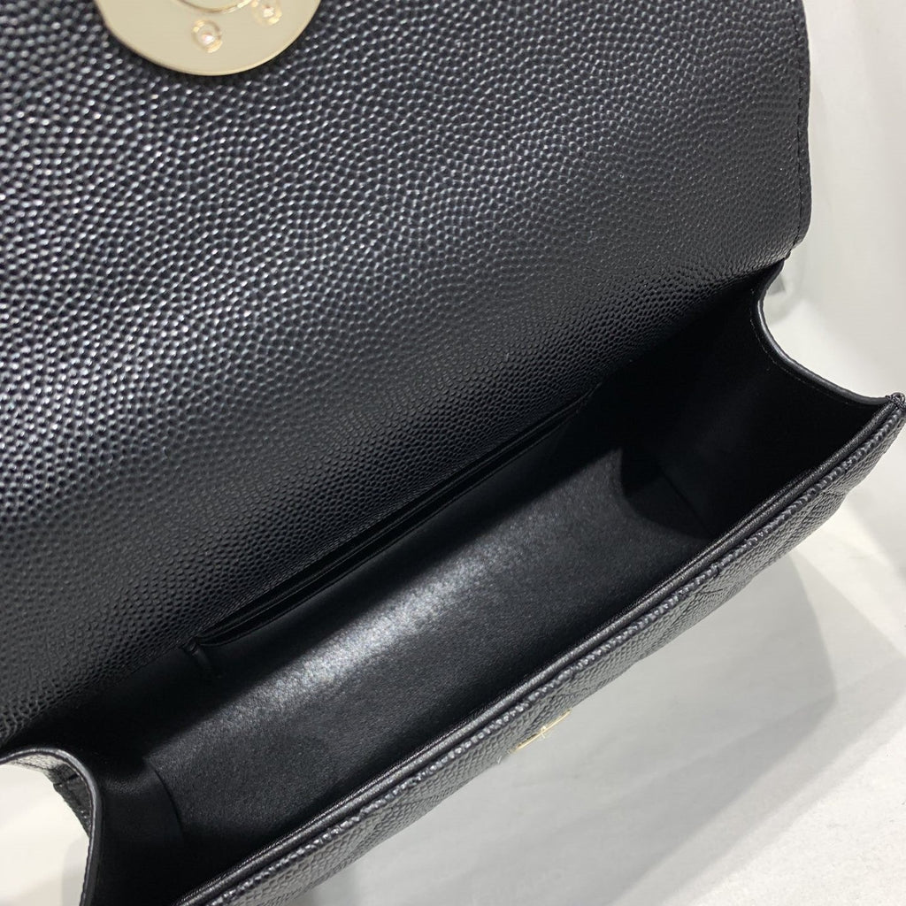 23P Klappentasche 19 cm Schwarz Caviar Goldbeschläge 