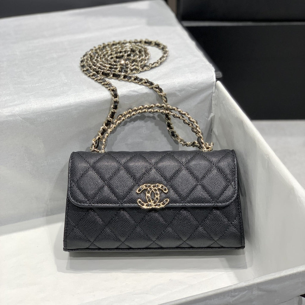 23P Klappentasche 19 cm Schwarz Caviar Goldbeschläge 