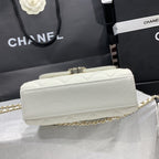 23P Klappentasche 15 cm Weiß Caviar Goldbeschläge 