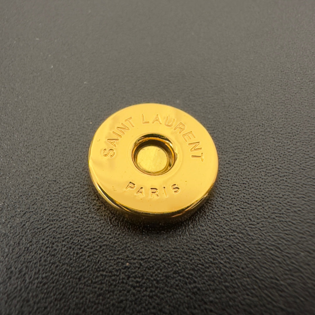 KATE TASSEL 20 SCHWARZES KALBSLEDER MIT GOLDENEM LOGO