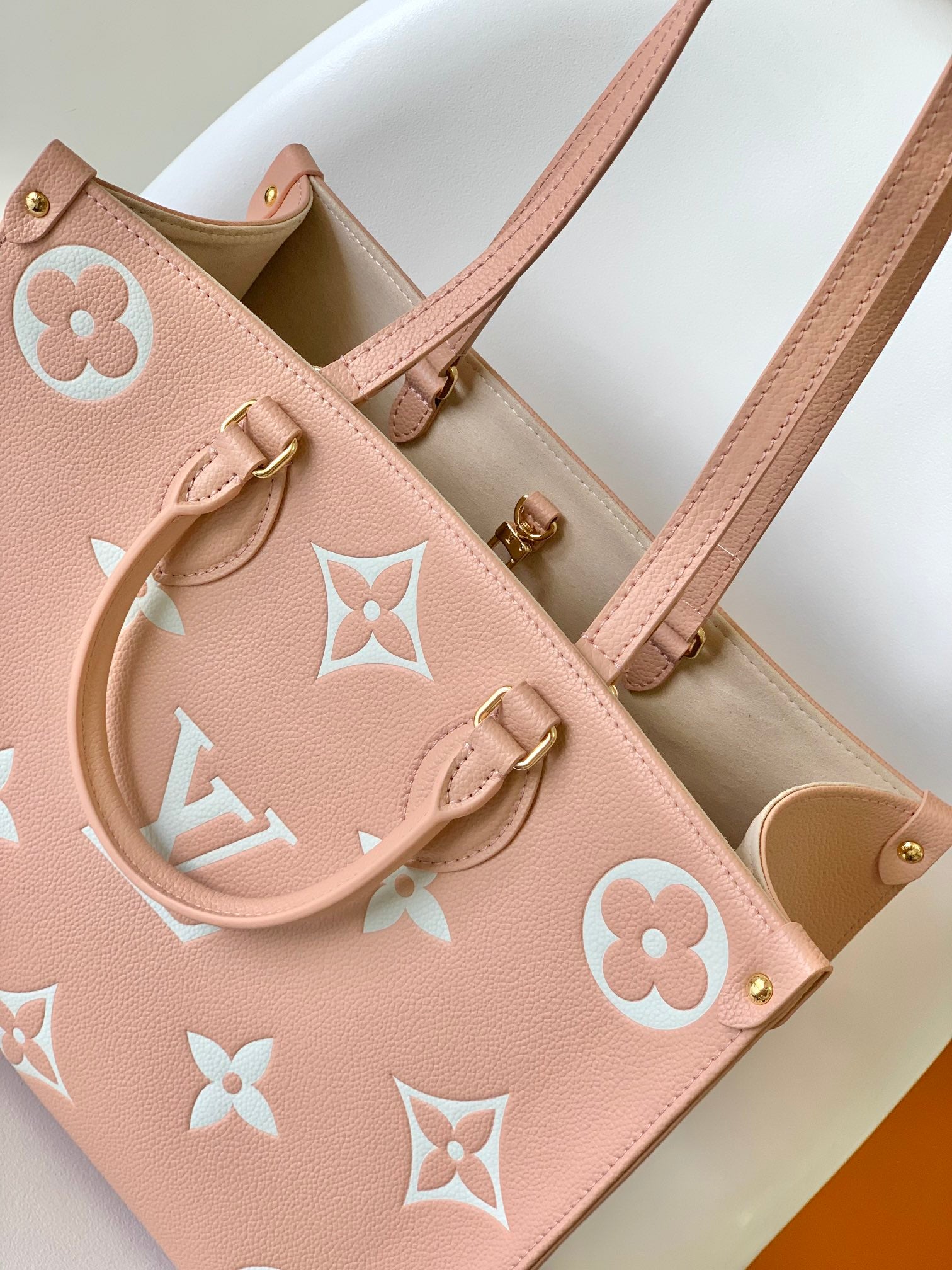 ONTHEGO MM 35CM HELLROSA WEISS