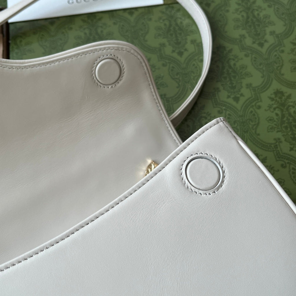 EQUESTRIAN STYLE SHOULDER BAG 21 IN WHITE CALFSKIN GOLD HARDWARE