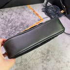 LOU KAMERATASCHE 23 IN SCHWARZEM WILDLEDER UND KALBSLEDERBESATZ