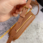 LOU KAMERATASCHE 23 IN SPANISCH-ORANGE-WILDLEDER UND BRAUNEN KALBSLEDERBESATZ