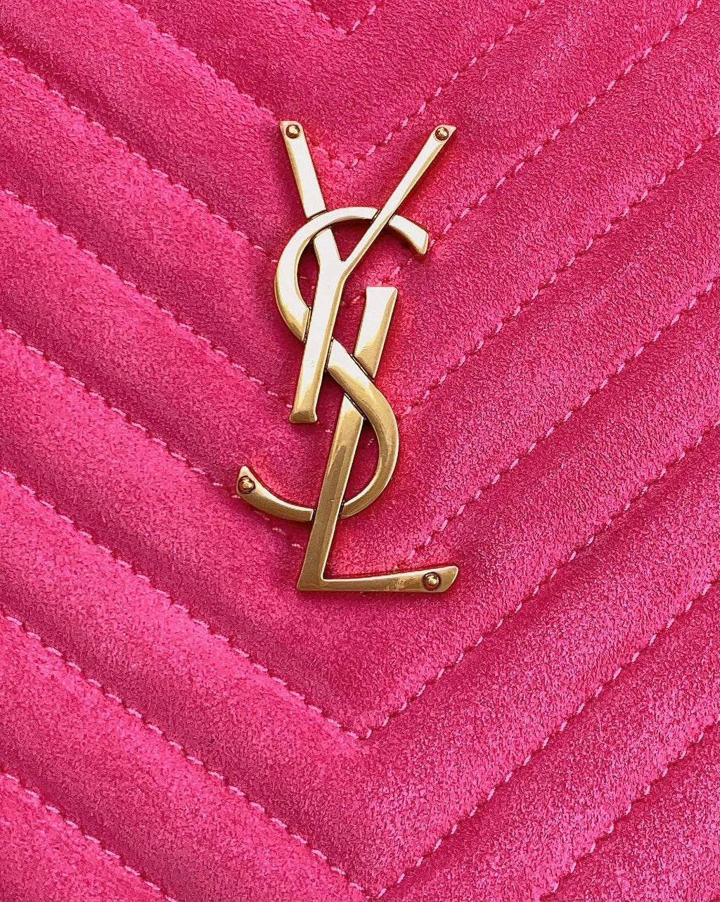 LOU KAMERATASCHE 23 IN HELLROSA WILDLEDER UND KALBSLEDERBESATZ