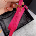 LOU KAMERATASCHE 23 IN HELLROSA WILDLEDER UND KALBSLEDERBESATZ