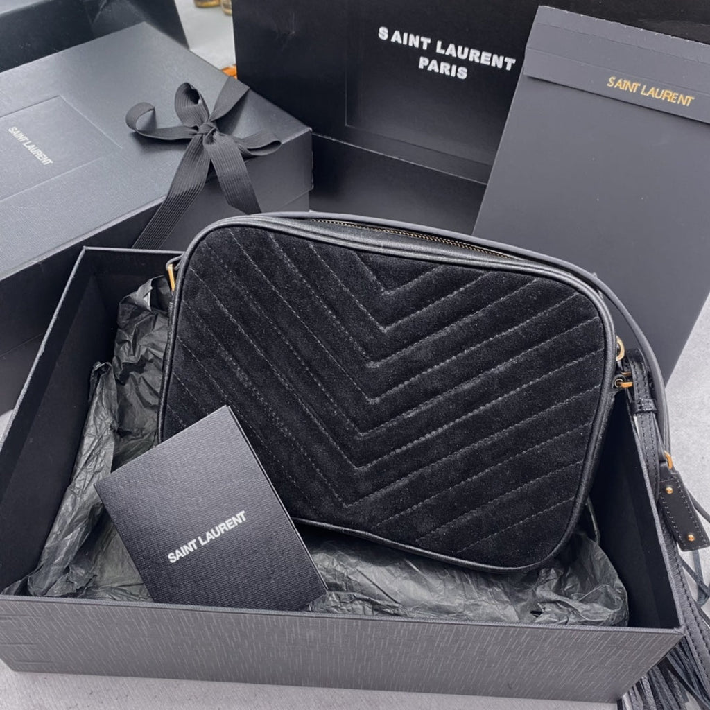 LOU KAMERATASCHE 23 IN SCHWARZEM WILDLEDER UND KALBSLEDERBESATZ