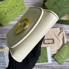 BLONDIE INTERLOCK MINI-SCHULTERTASCHE, 30 CM, WEISSES KALBSLEDER, GOLDKETTE