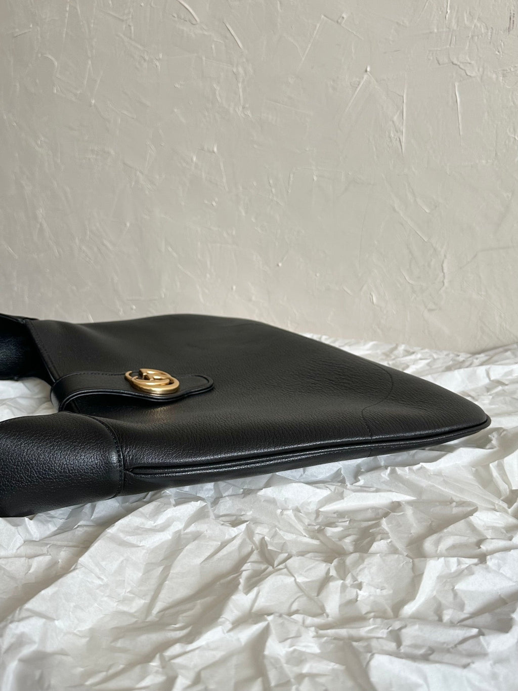 APHRODITE GROSSE 47 SCHULTERTASCHE AUS SCHWARZEM KALBSLEDER