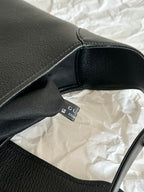 APHRODITE GROSSE 47 SCHULTERTASCHE AUS SCHWARZEM KALBSLEDER