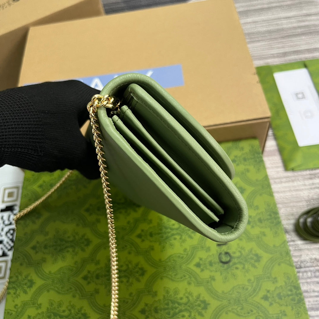 BLONDIE SCHULTERTASCHE 21 IN GRÜNEM KALBSLEDER GOLDENE BESCHLÄGE