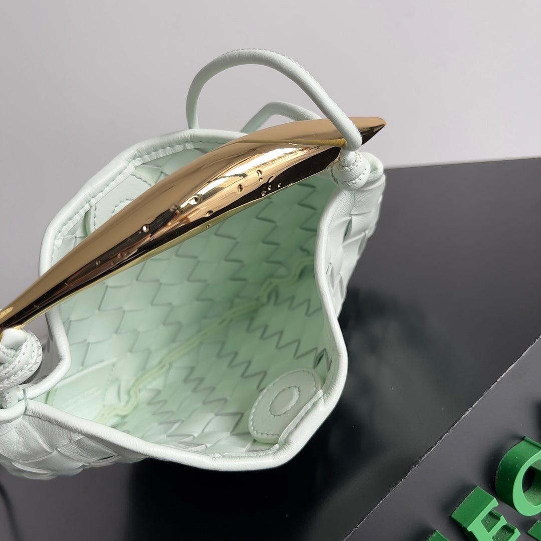 SARDINE 20 MIT KETTE IN WEISSEM LAMMHAUT