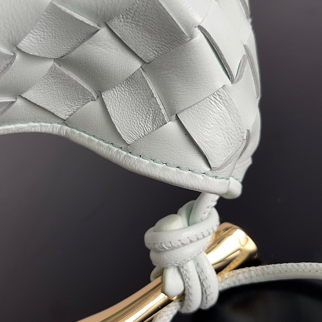 SARDINE 20 MIT KETTE IN WEISSEM LAMMHAUT