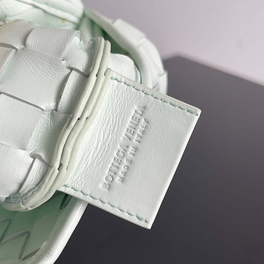 SARDINE 20 MIT KETTE IN WEISSEM LAMMHAUT