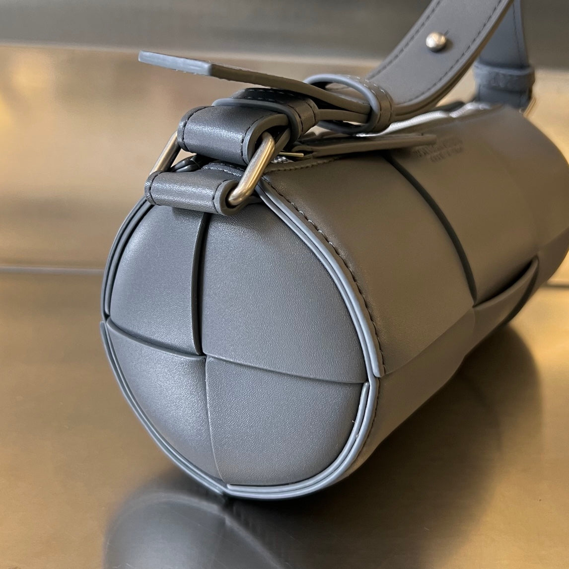 KLEINER ZYLINDER-KASSETTE 21 ZOLL LAVA-GRAUES KALBSLEDER