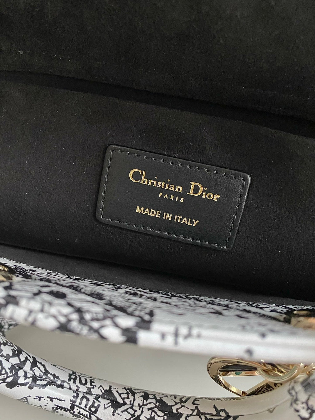 D-JOY 26-TASCHE MITTELGROSSE IN SCHWARZ-WEISSEM KALBSLEDER