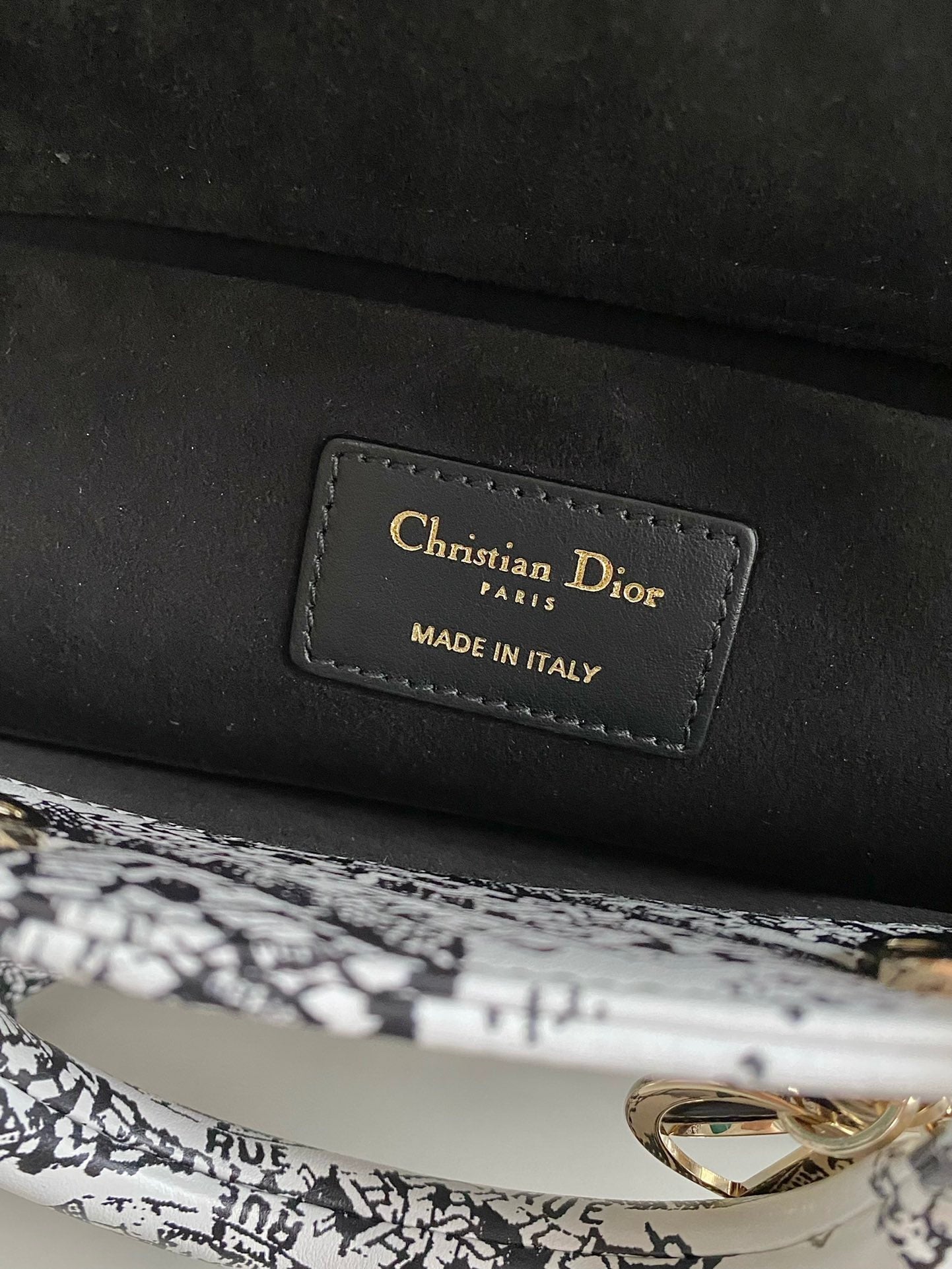 D-JOY 26-TASCHE MITTELGROSSE IN SCHWARZ-WEISSEM KALBSLEDER