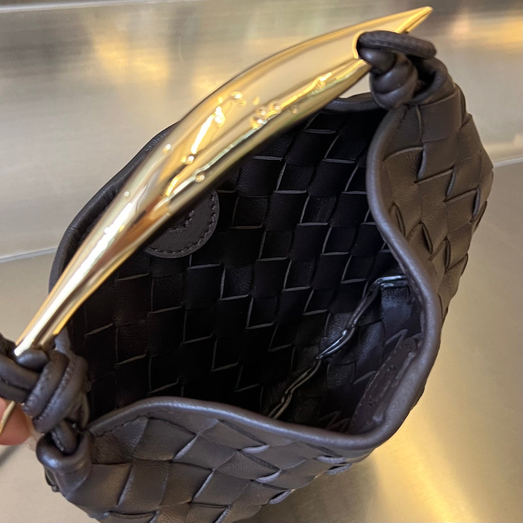 SARDINE 20 MIT KETTE IN SCHWARZEM LAMMLEDER