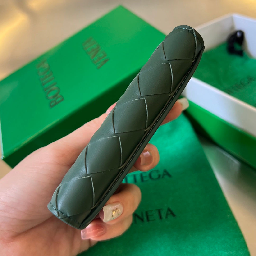 INTRECCIATO BUSINESS 11 SMARAGDGRÜNES KALBSLEDER-KARTENHÜLLE